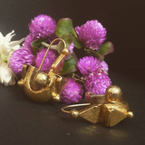 U earrings